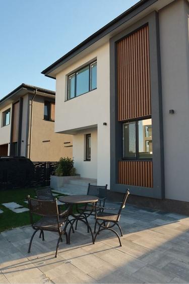 Casă cu 4 camere cu Teren 330 Mp în Central