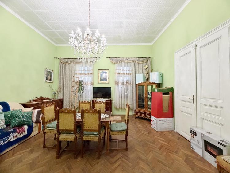 Apartament cu 4 camere semidecomandat în Complex Studențesc