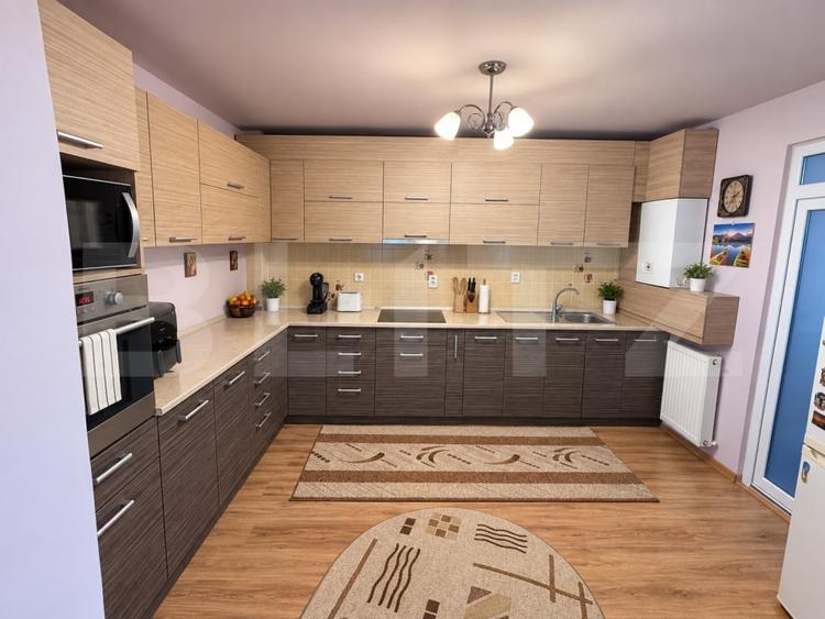 Apartament cu 2 camere semidecomandat, mobilat în Florești