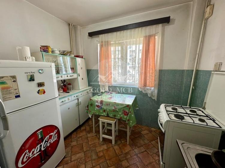 Garsonieră decomandată în Titan