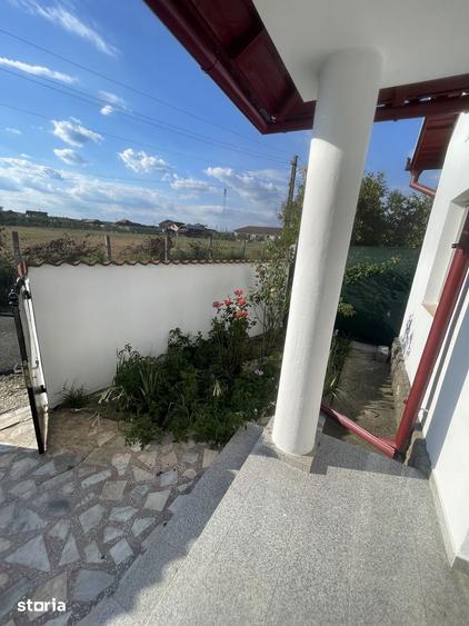 Casă cu 3 camere cu Teren 2300 Mp în Central