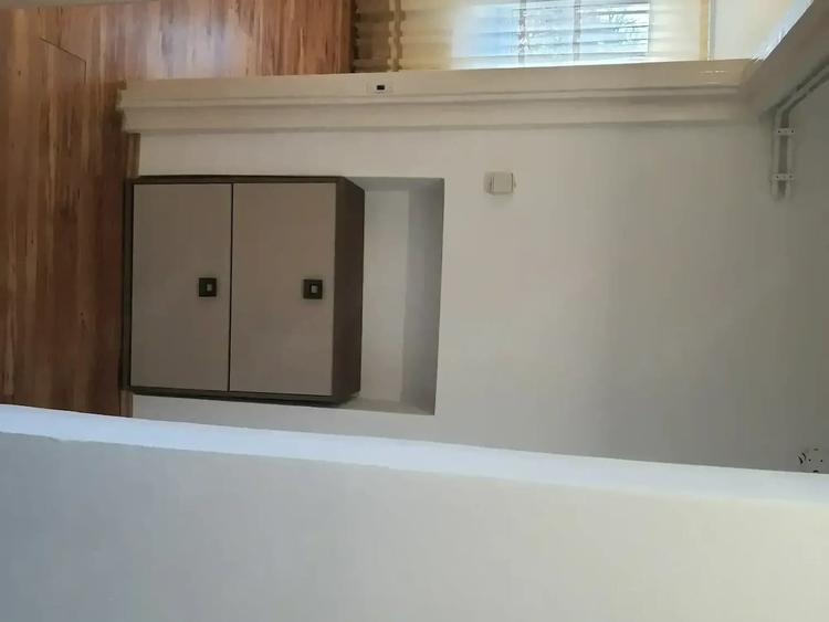 Apartament cu 3 camere semidecomandat în Autogară