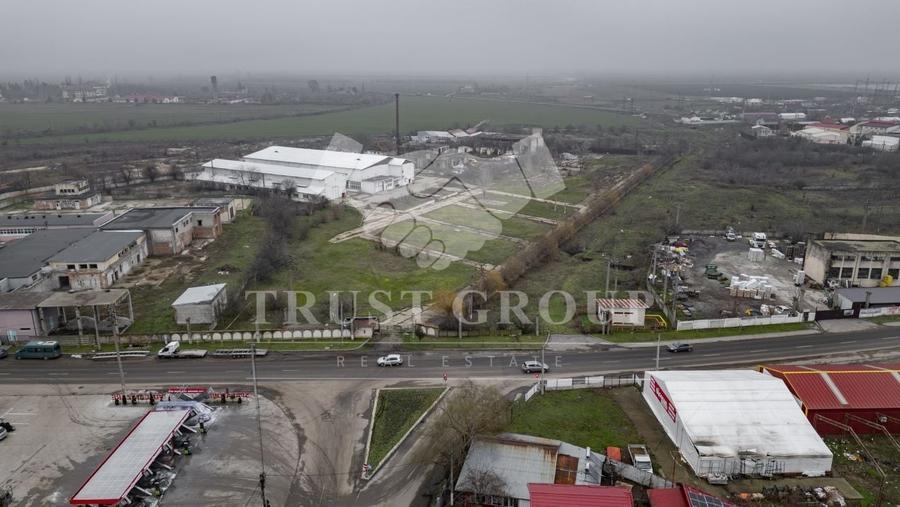 Teren Construcții intravilan de 28788 mp, în Est