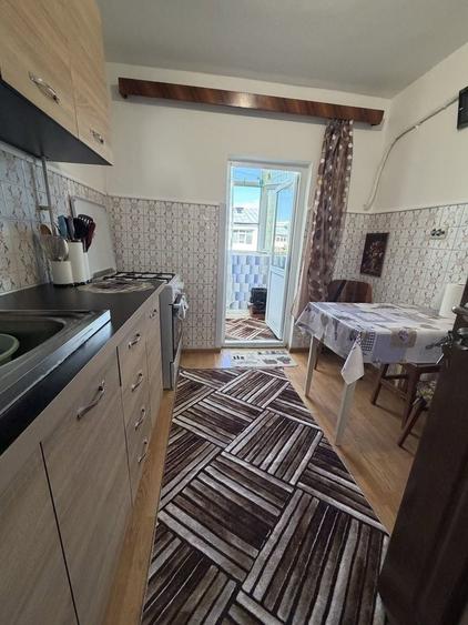 Apartament cu 2 camere decomandat, mobilat în Radu Negru