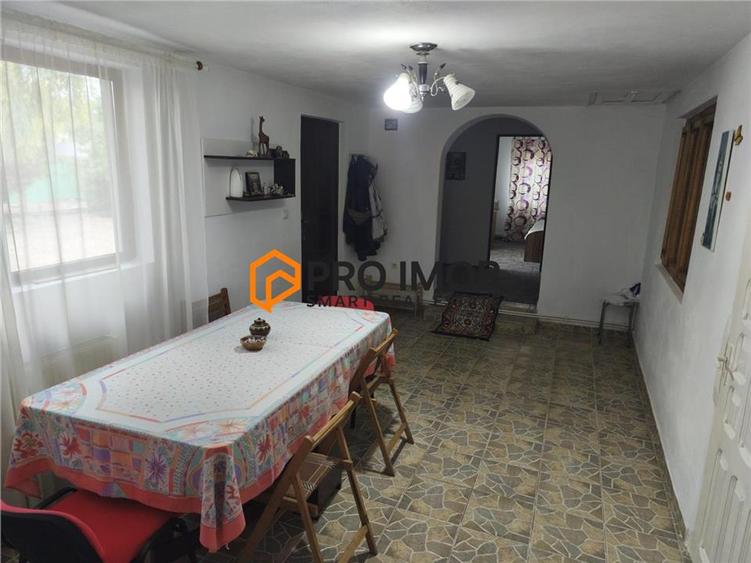 Casă individuală cu 4 camere cu Canalizare în Stâlpu