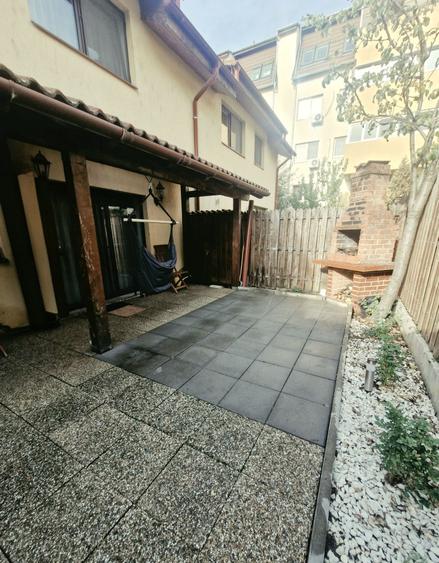 Apartament cu 4 camere decomandat în Lotrioara