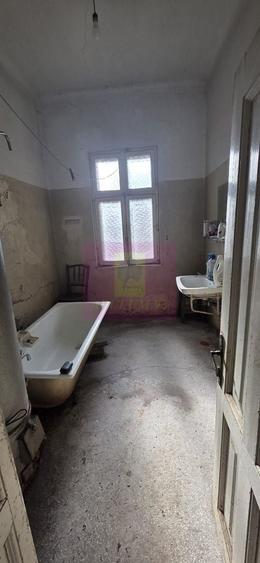 Casă individuală cu 4 camere cu Teren 736 Mp în Est