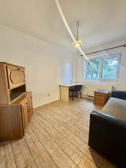 Apartament de inchiriat cu 4 camere in zona Tractorul pe Strada Aurel Vlaicu 110 la parter - 2