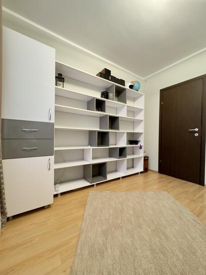 Apartament cu 3 camere semidecomandat, mobilat în Tătărași