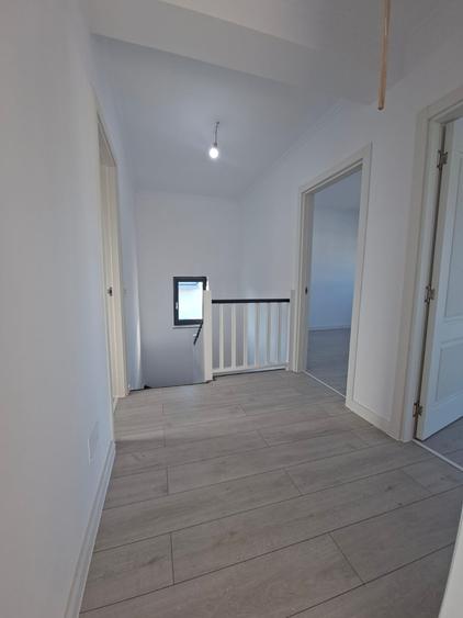 Duplex cu 4 camere cu Canalizare în Miroslava