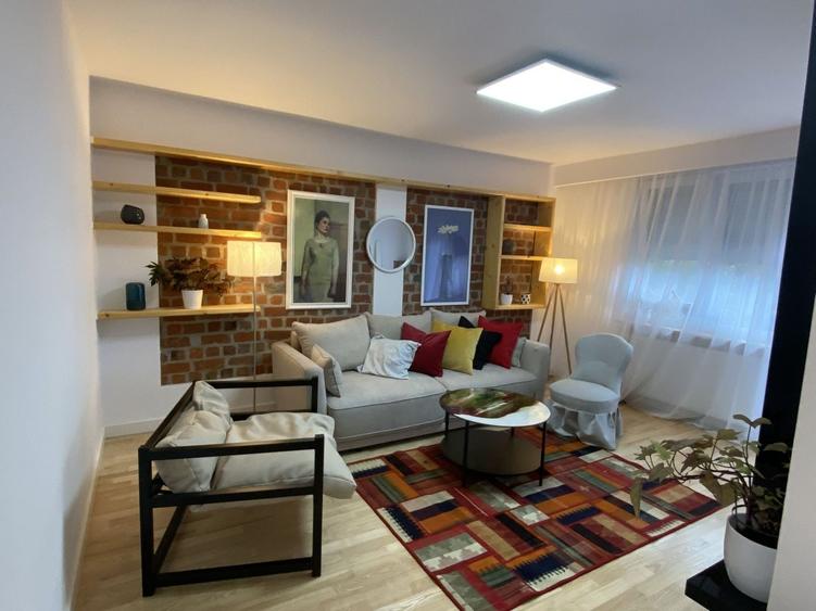 Apartament cu 3 camere decomandat, mobilat în Medicină