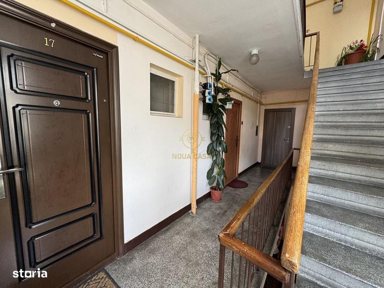 Apartament cu 3 camere semidecomandat în Horea