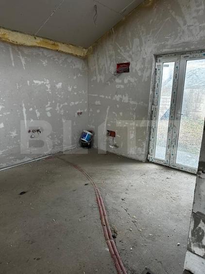 Casă individuală cu 3 camere cu Canalizare în Câmpenești