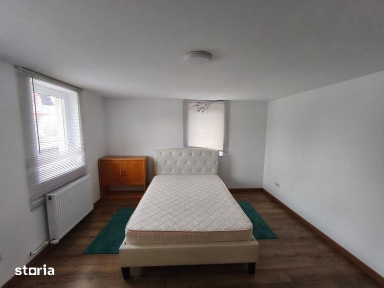 Casă cu 5 camere cu Teren 500 Mp în Central