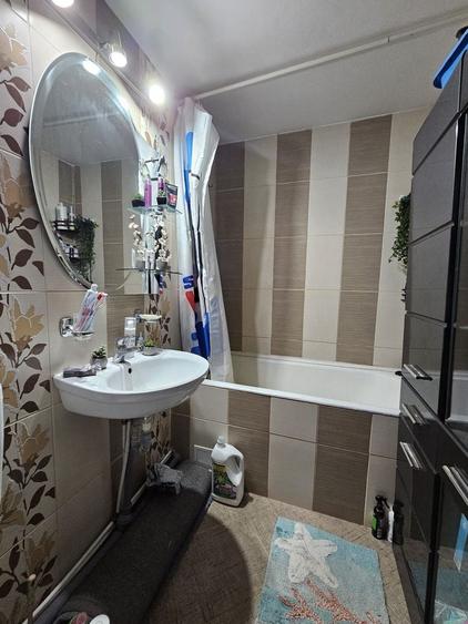 Apartament cu 3 camere decomandat în Rogerius