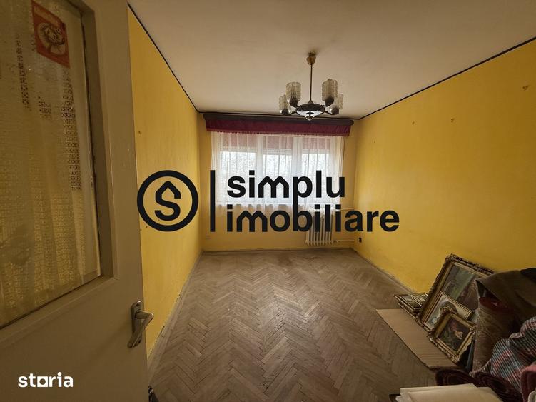 Apartament cu 3 camere decomandat în Valea Rosie