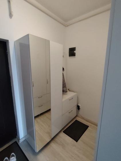 Apartament cu 2 camere semidecomandat în Păcii