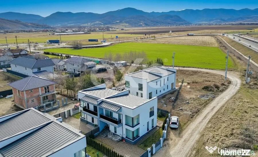 Casă cu 4 camere cu Teren 250 Mp în Central