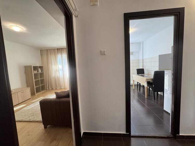 Apartament cu 2 camere decomandat în Orașul de Jos