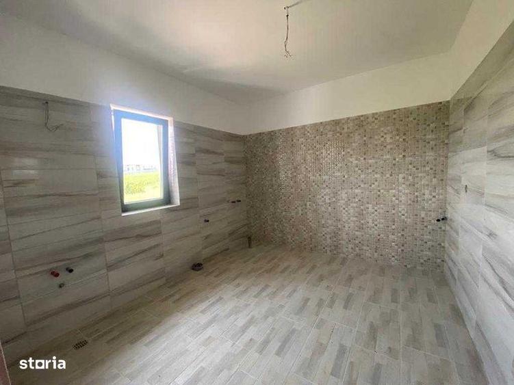Casă cu 4 camere cu Teren 107 Mp în Dumești