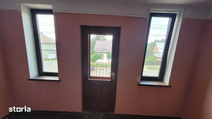 Casă cu 3 camere cu Teren 120 Mp în Central