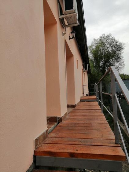 Casă cu 2 camere cu Teren 200 Mp în Central