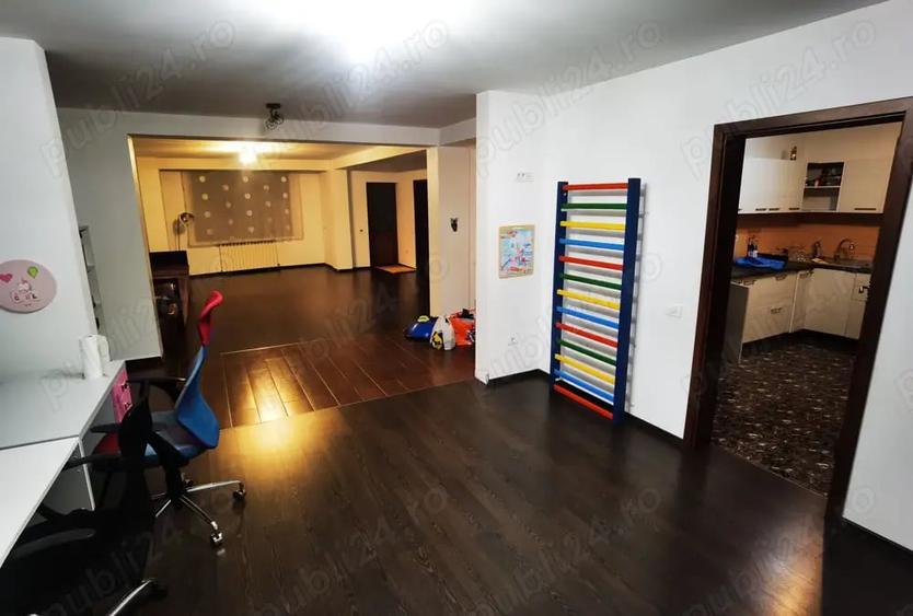 Casă cu 6 camere cu Teren 360 Mp în Năvodari