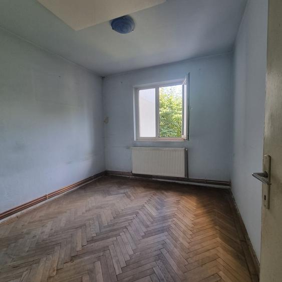 Apartament cu 2 camere semidecomandat în Vlahuță