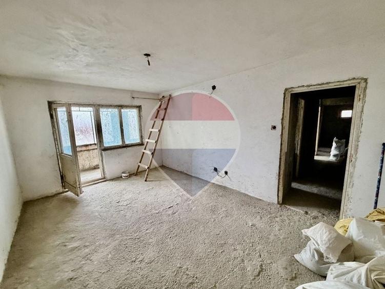 Apartament cu 4 camere decomandat în Brăilei
