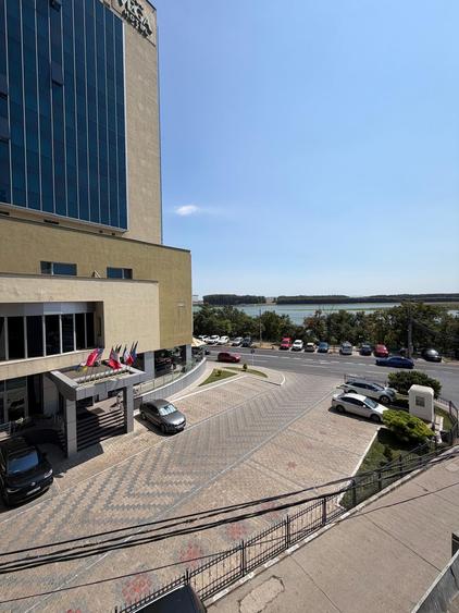 Apartament cu 3 camere semidecomandat în Faleză
