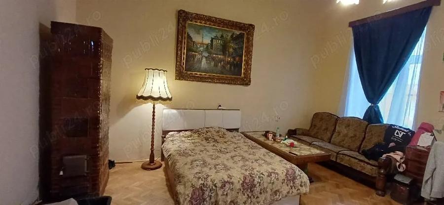 Apartament cu 3 camere semidecomandat în Traian