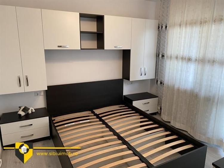 Apartament cu 3 camere decomandat, mobilat în Valea Aurie