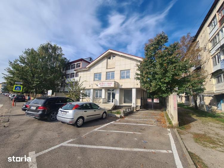 Spațiu comercial, de 914 mp, în Central