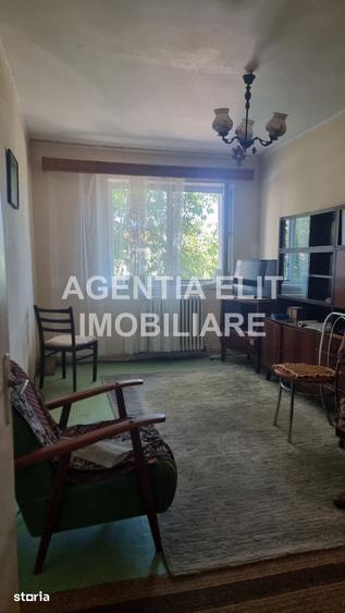 Apartament cu 3 camere semidecomandat în Central