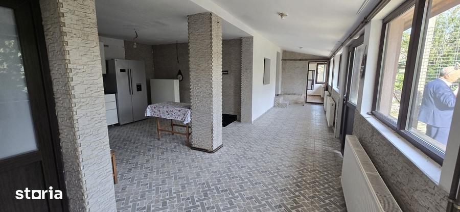 Casă cu 4 camere cu Teren 2365 Mp în Tărtășești