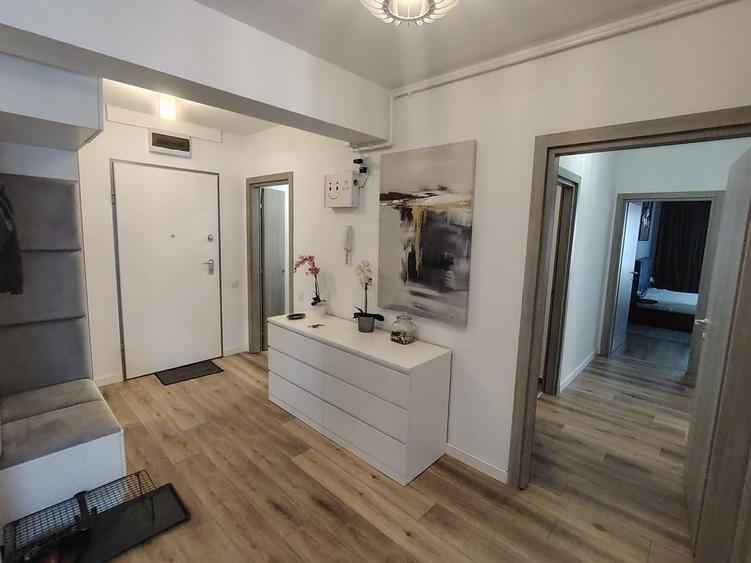 Apartament cu 3 camere decomandat, mobilat în Decebal