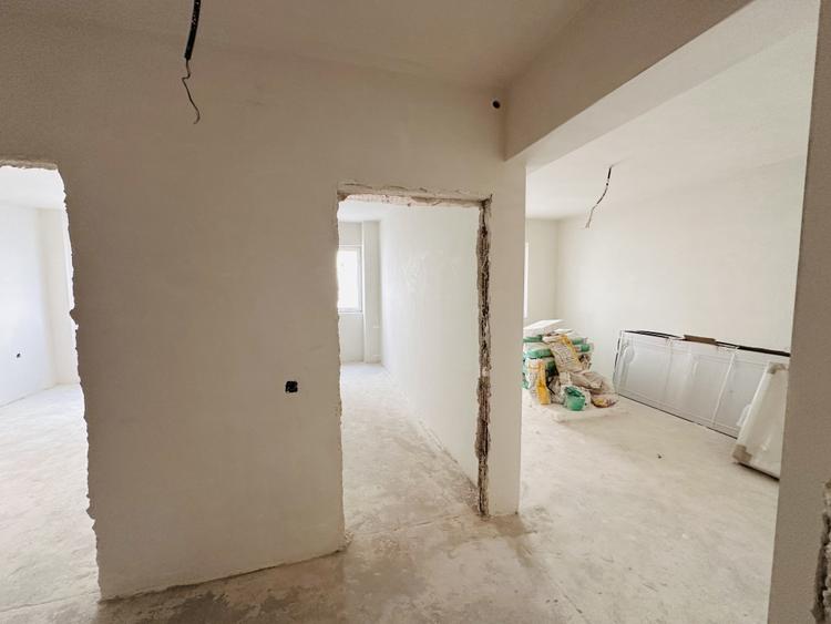 Apartament cu 2 camere decomandat în Chiajna