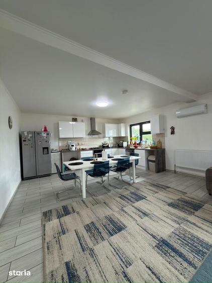 Casă cu 3 camere cu Teren 500 Mp în Central