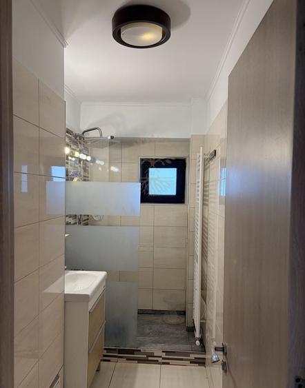Apartament cu 3 camere decomandat, mobilat în Tineretului