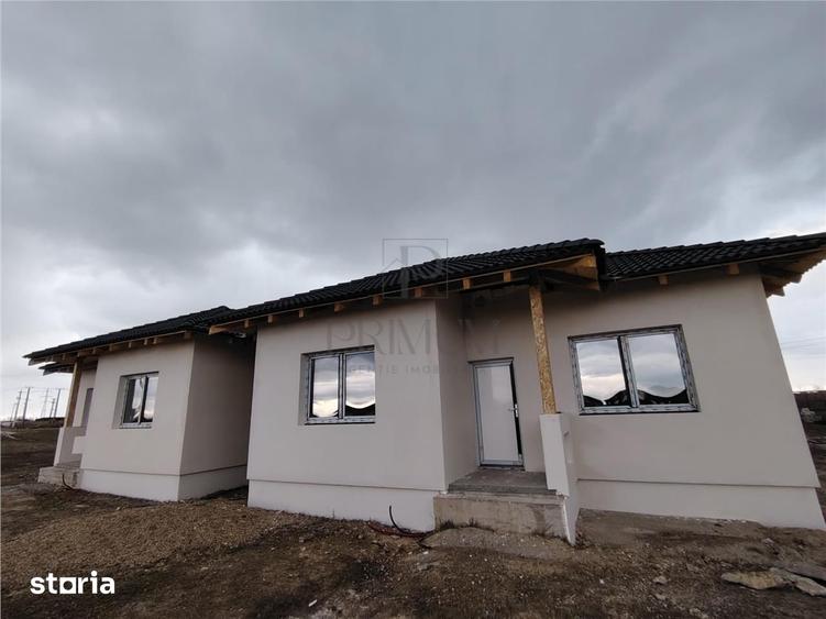 Duplex despartit prin baie - teren 380 mp - toate utilitatile - 5