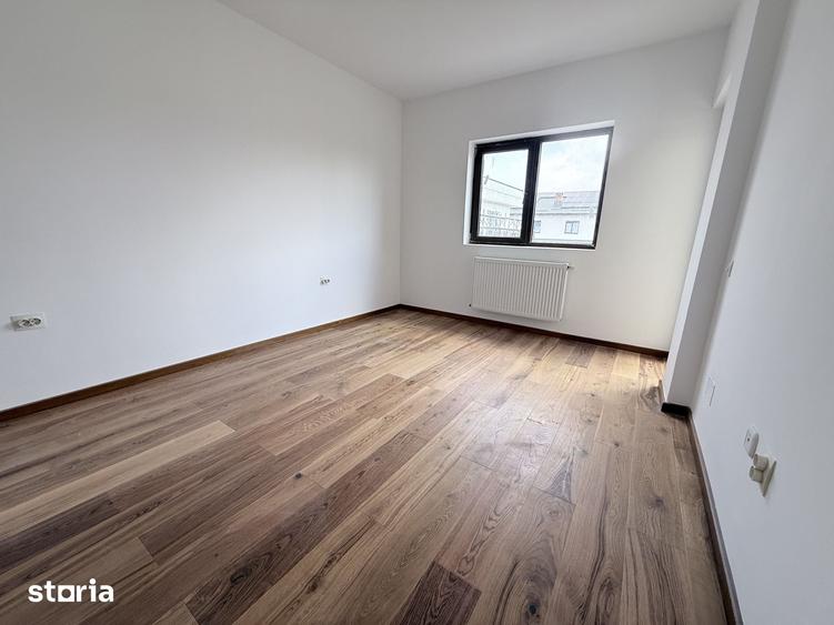 Casă cu 5 camere cu Teren 200 Mp în Central