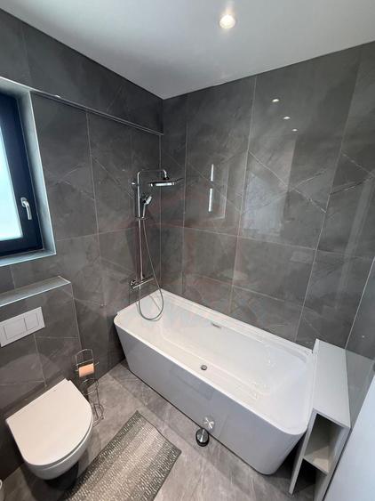 Apartament cu 2 camere decomandat, mobilat în