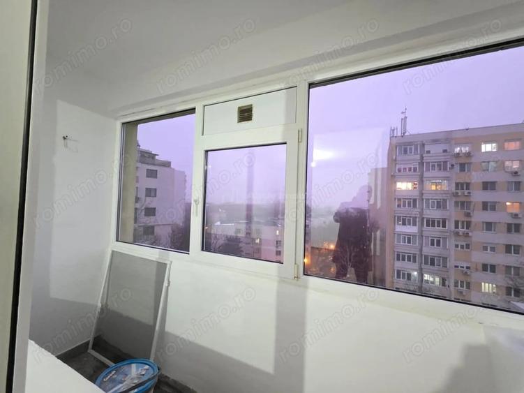 Apartament cu 3 camere semidecomandat în Vatra Luminoasă