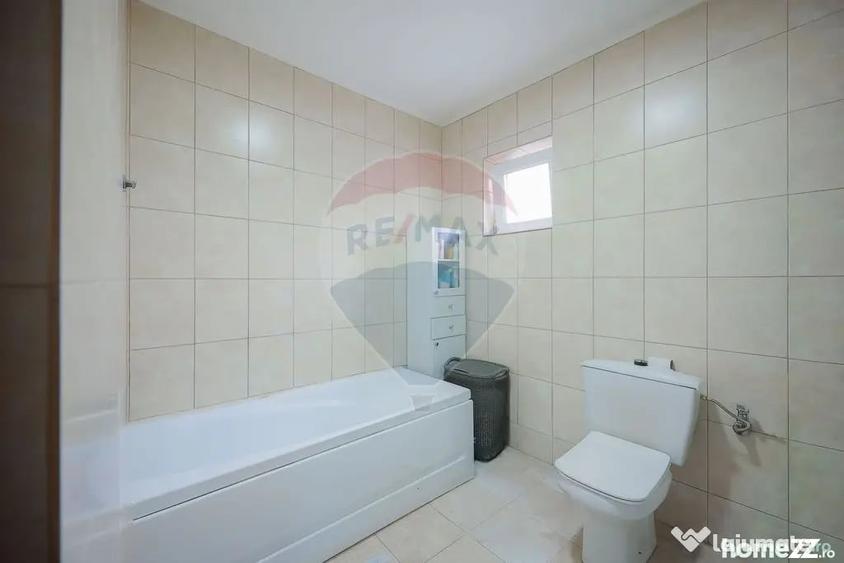 Apartament cu 3 camere decomandat în Spitalul Județean
