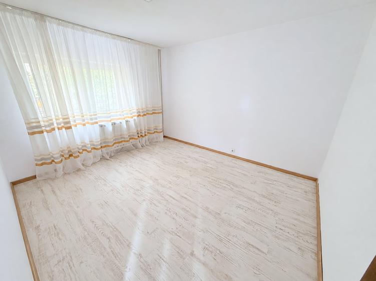 Apartament cu 4 camere decomandat în Vitan Mall