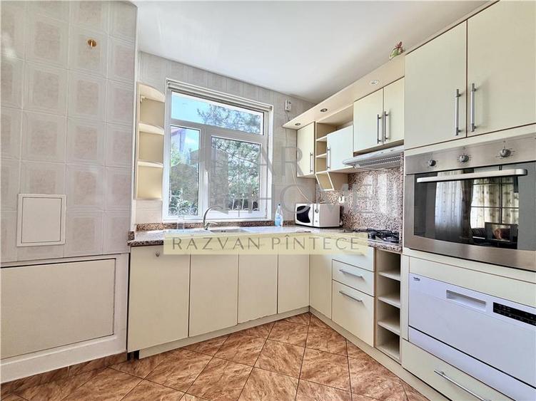 Duplex cu 4 camere cu Teren 614 Mp în Bucov