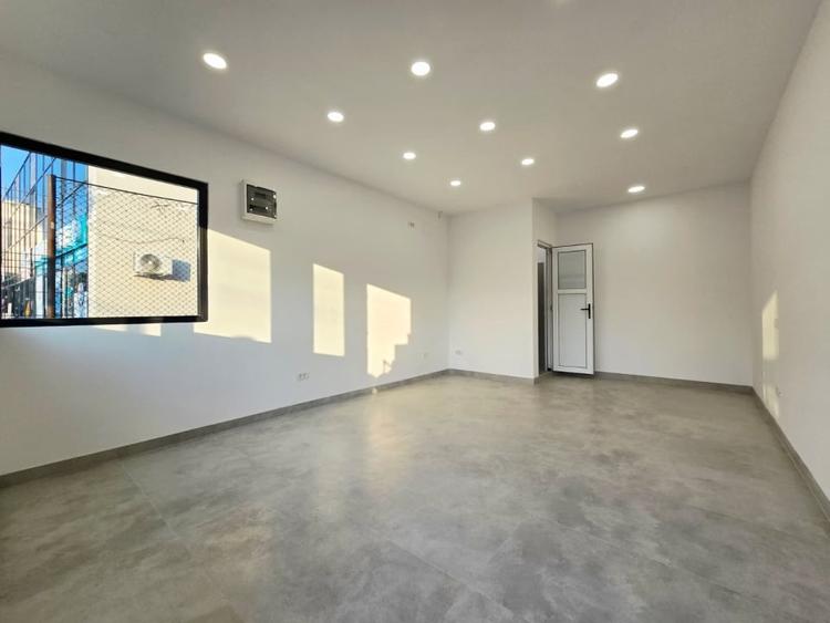 Spatiu comercial central Balotesti, 21.3 mp, curte 25mp, complet renovat - 7