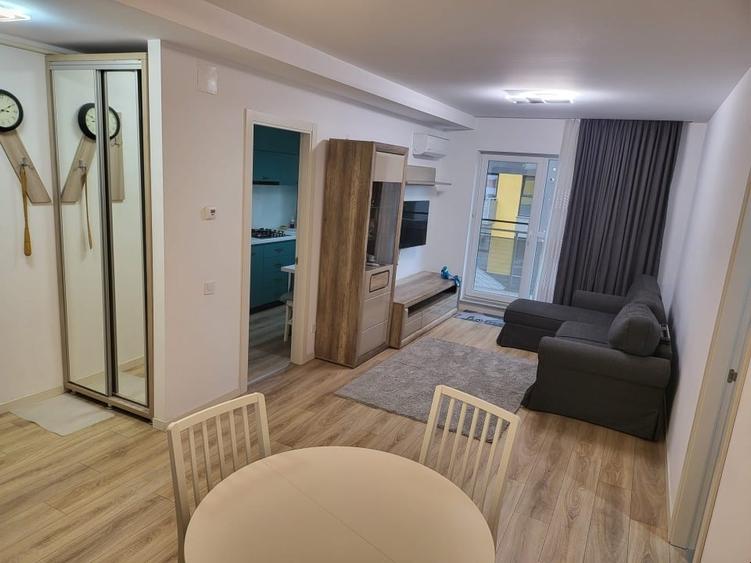 Apartament cu 2 camere semidecomandat, mobilat în Pantelimon