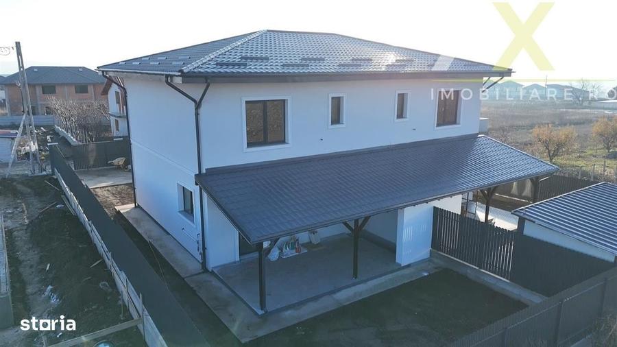 Casă cu 4 camere în Rediu