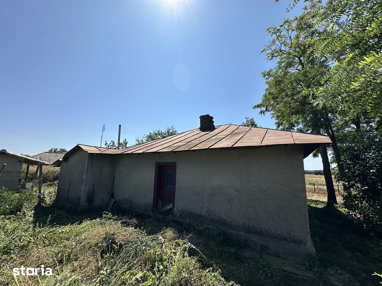 Casă cu 3 camere cu Teren 1200 Mp în Andrășești